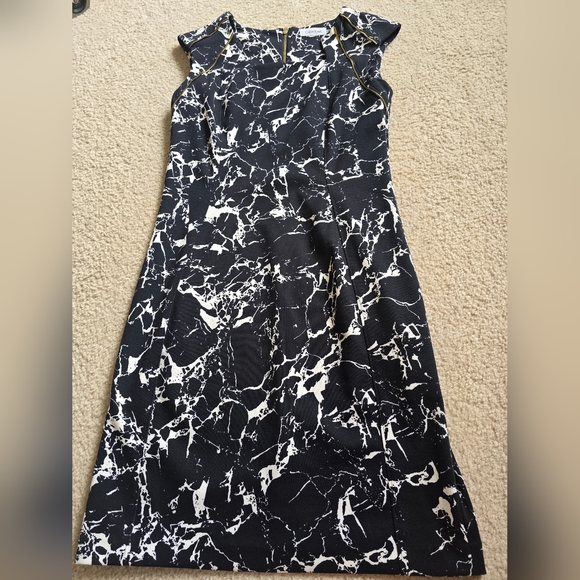 Calvin Klein Size 8 Black & White Marble Print Sheath Dress with Gold Zippers - Picture 2 of 8